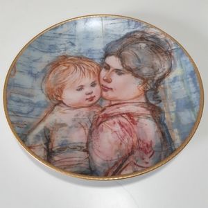 Knowles 1990 A time to embrace Collectors plate March of Dimes 8.5"